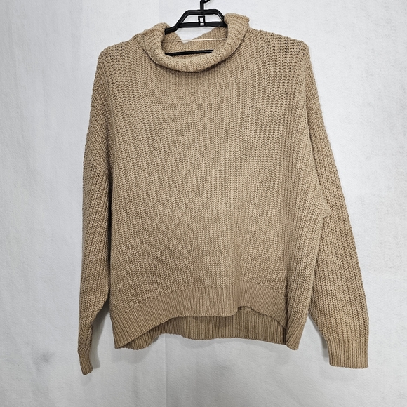 Free People Sweaters - Free People Tan Chunky Cable Knit Turtle Neck Oversized Sweater Medium